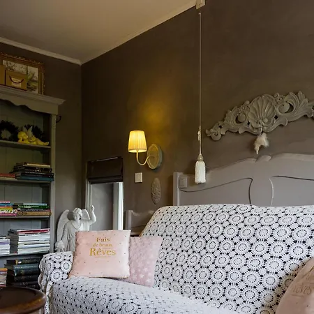 Au Bord De La Source Bed & Breakfast Soy
