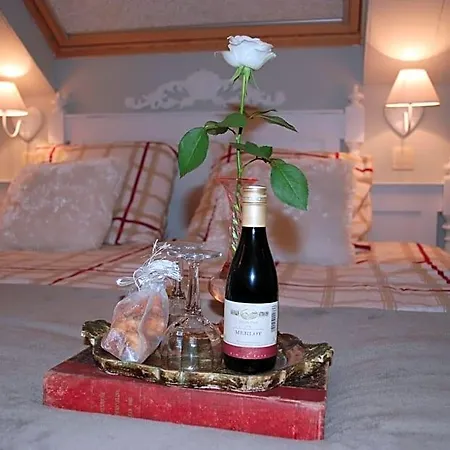 Au Bord De La Source Bed and Breakfast