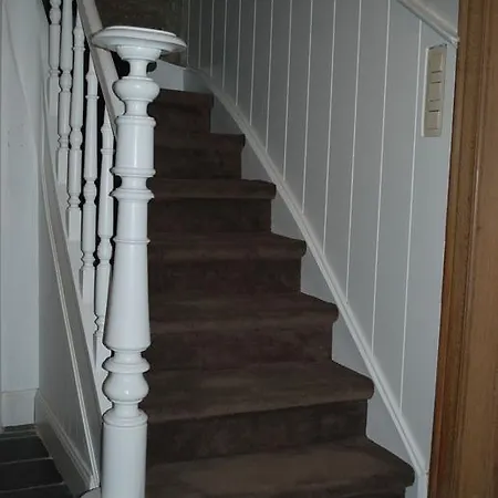 Au Bord De La Source