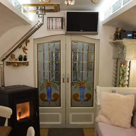 Au Bord De La Source 3*